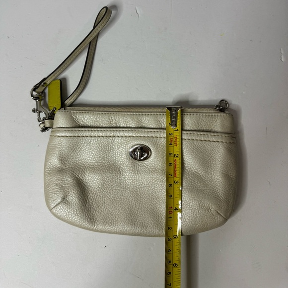 Coach Turn Lock Pearl Pebble Leather Wristlet - Picture 1 of 10